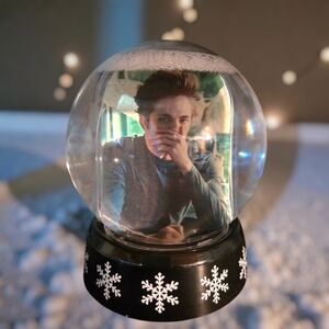 Twilight - Edward Snowglobe